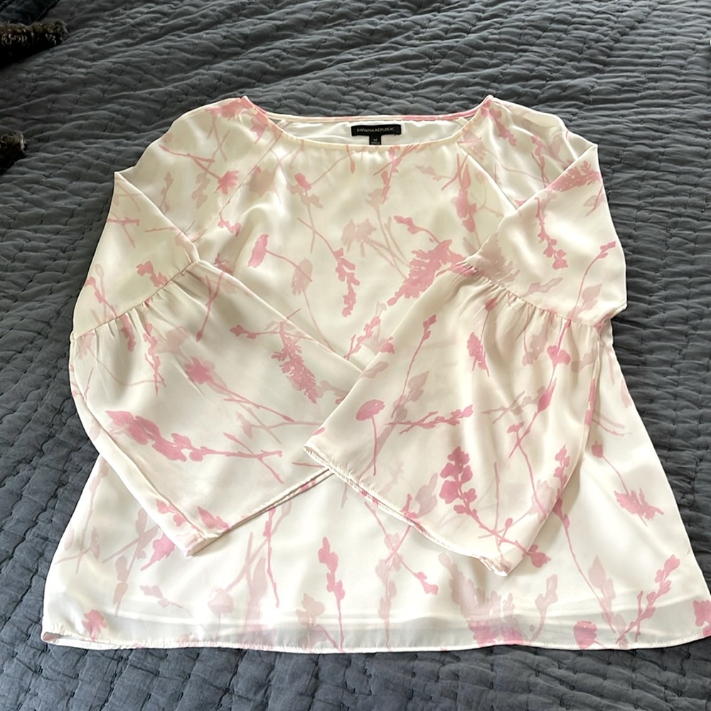 Banana Republic Flared Sleeve Silk Blouse * Sz M * Nearly New